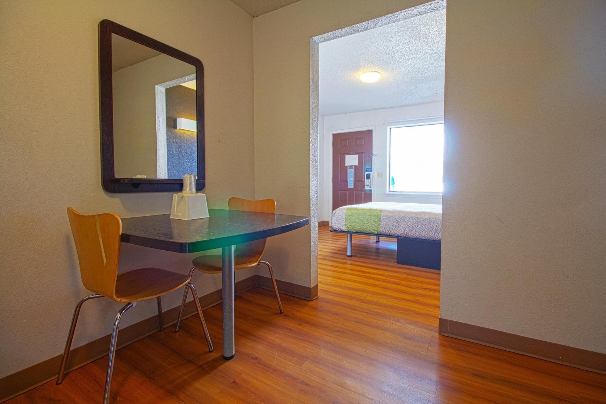 Studio Inn Extended Stay Oklahoma City Airport By Oyo Exterior foto