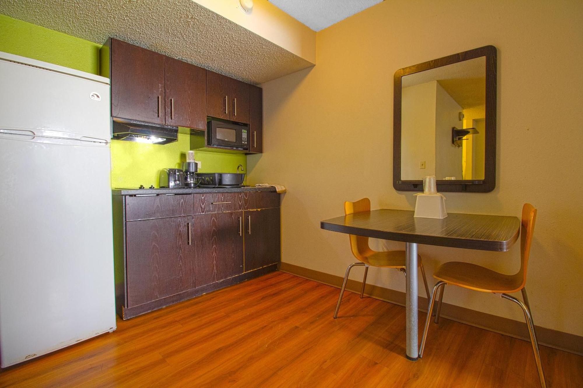 Studio Inn Extended Stay Oklahoma City Airport By Oyo Exterior foto